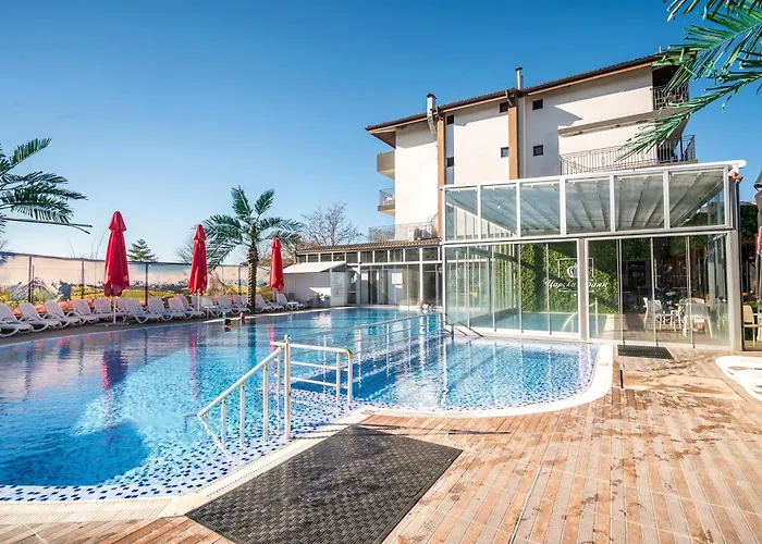 Хотел царска 2*